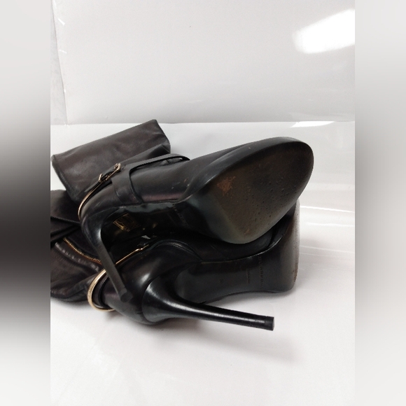 Knee High Toe Burberry Boots - Picture 5 of 9